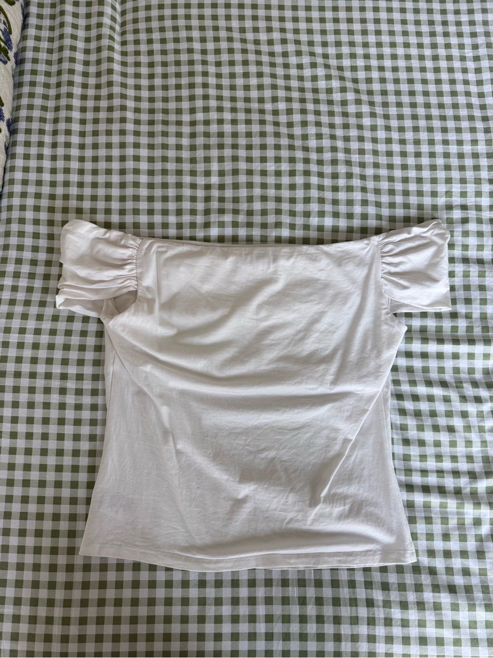 Francesca's Collections Off-Shoulder white Top - Picture 2 of 4